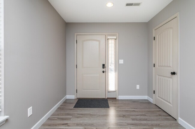 Foto del edificio - 4601 Brynleigh Ct