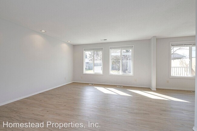Foto del edificio - 3 br, 2 bath House - 5576 SE Sierra St