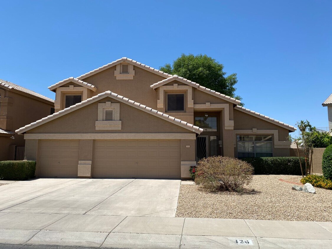 Primary Photo - Heart of Gilbert