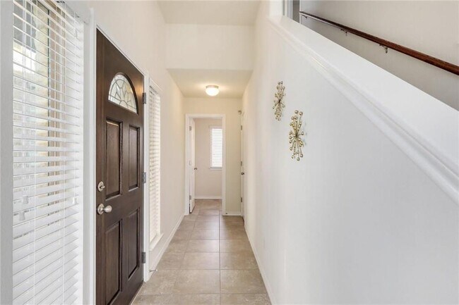 Foto del edificio - 2105 Town Centre Dr