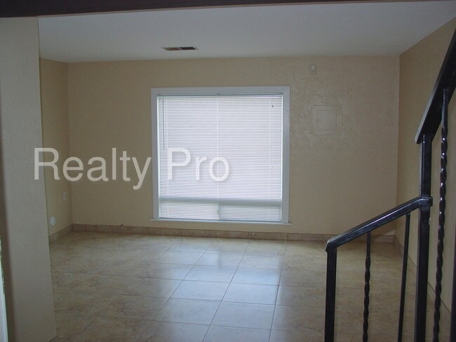 Building Photo - 52 Calle Monte Aplanado NW