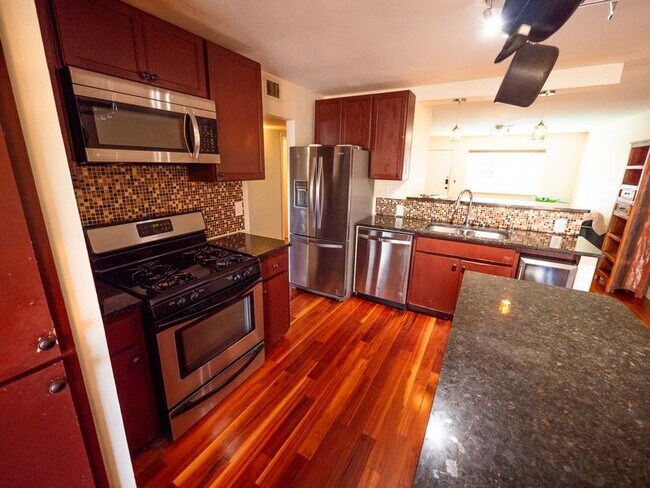 Foto del edificio - 2303 East Side Dr