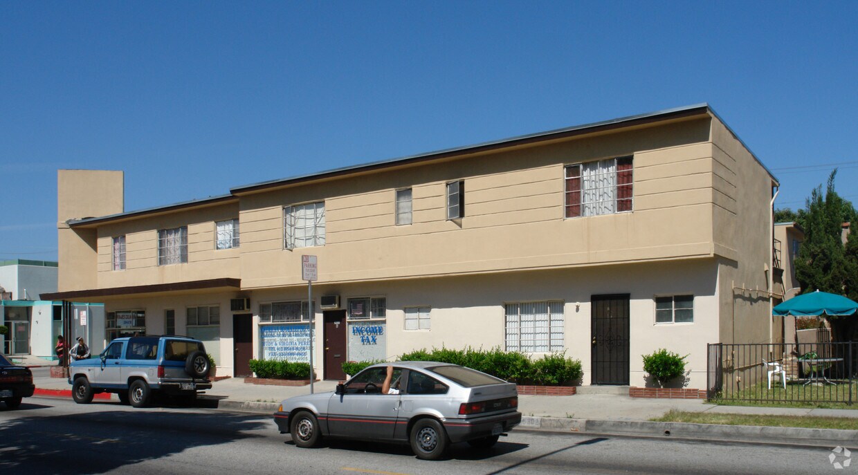 Building Photo - The Rivera