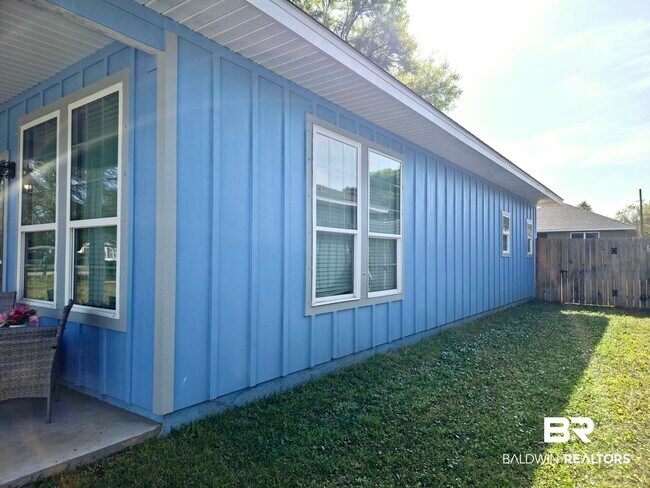 Building Photo - 5219 Yellow Bluff Rd