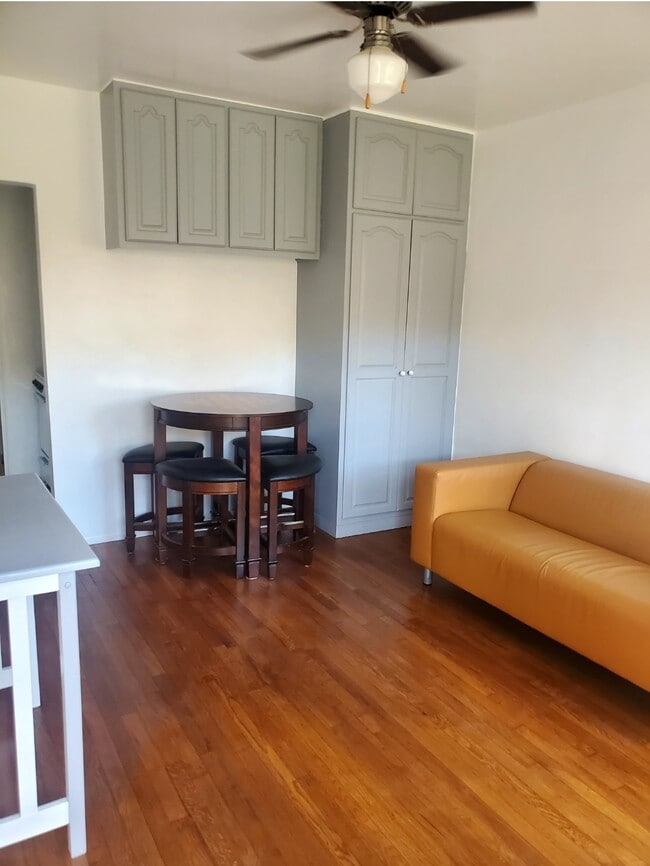 Beautiful hardwood floor modern cabinets - 2324 Scarff St