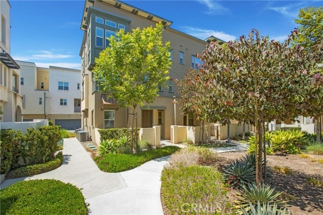 Building Photo - 148 Acamar