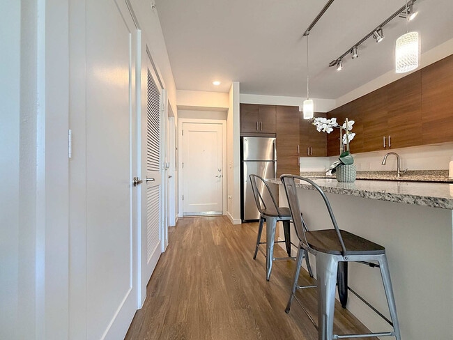 Building Photo - 725 1st Ave S