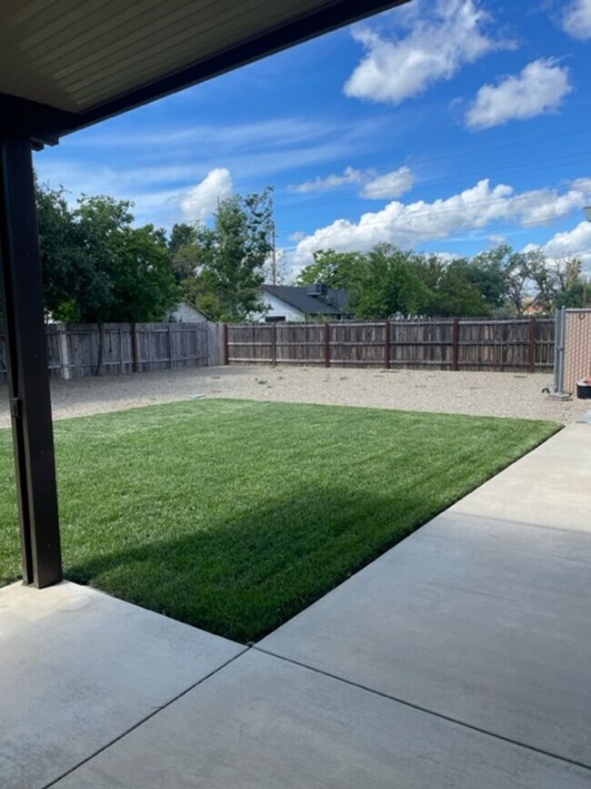 Foto del edificio - 3 Bedroom Home in Mistletoe Neighborhood