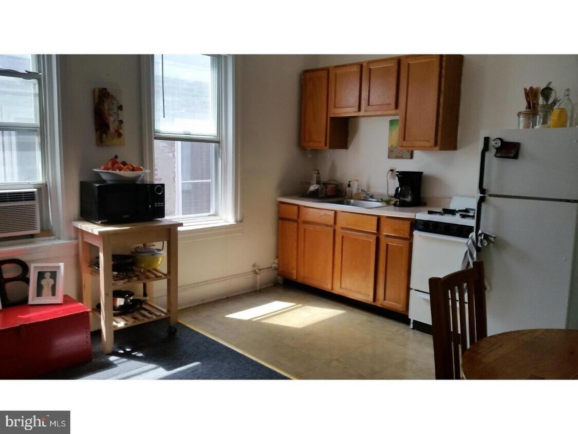 Primary Photo - 712 S 4th St