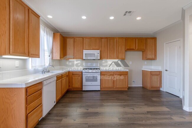 Foto del edificio - 37400 Queen Anne Pl
