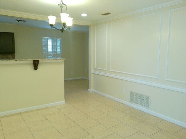 Foto del edificio - 5206 Royalton Dr