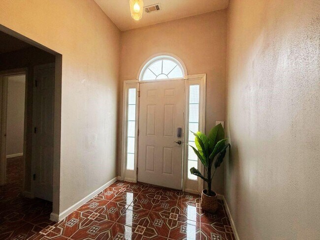 Foto del edificio - 5410 Twin Lakes Dr