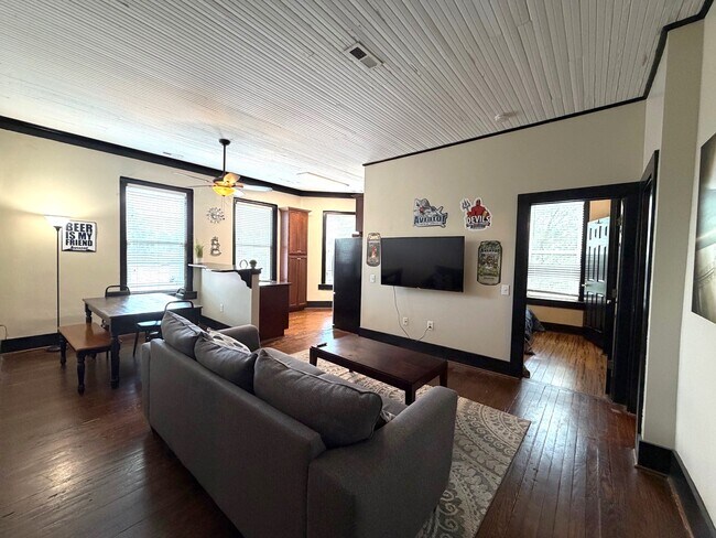Foto del edificio - 523 E Broad St