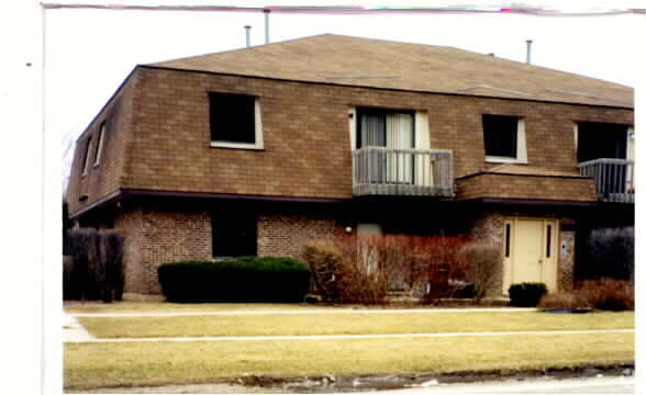 Primary Photo - Lincoln Manor Apartments