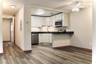 Interior Photo - Royal Arms Apartments