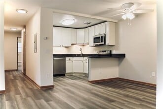 Interior Photo - Royal Arms Apartments