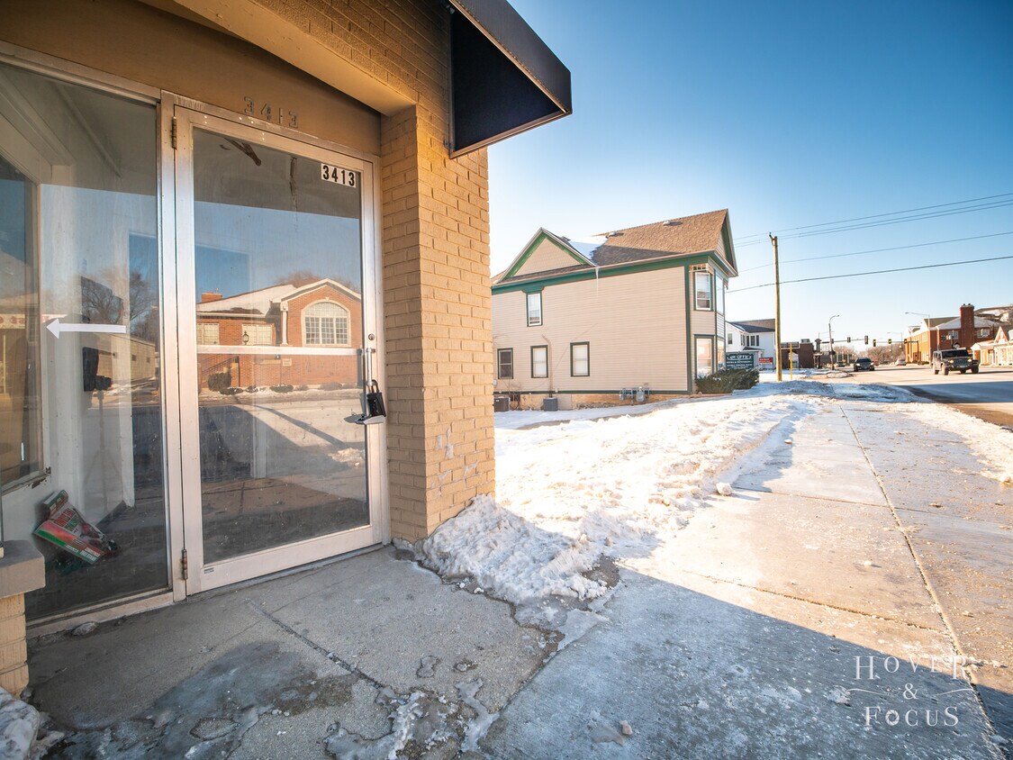 3413 W Elm St Unit 3, McHenry, IL 60050 Room for Rent in McHenry, IL