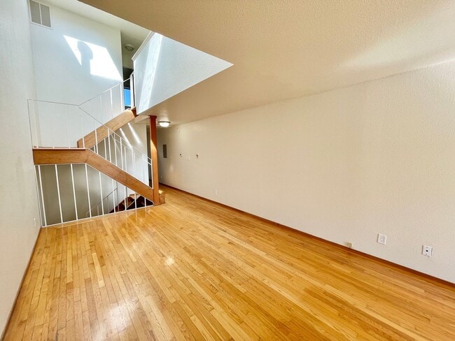 Building Photo - NOPA 3 Level 2br/2ba Townhouse Style Condo w/Garage, Laundry, Deck - PROGRESSIVE