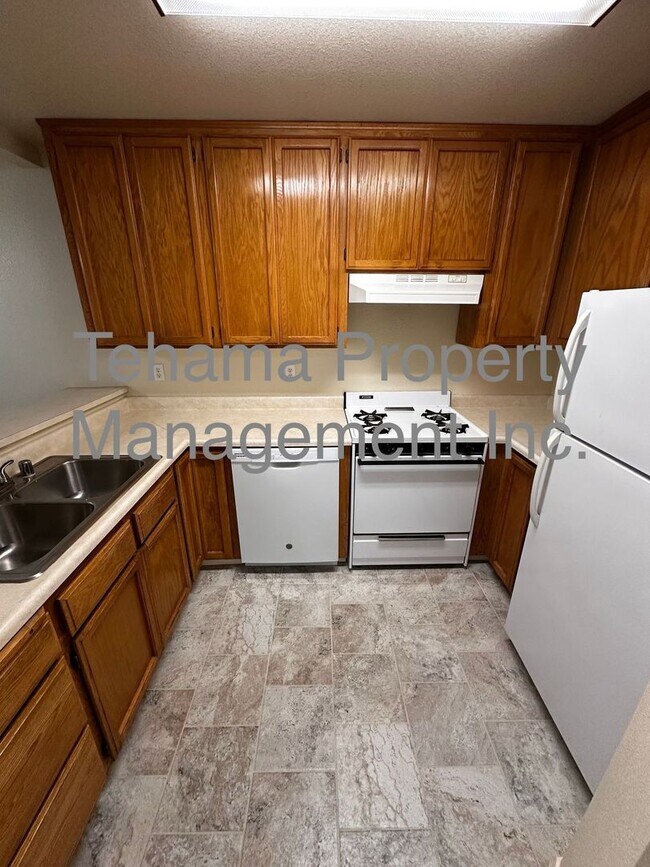Foto del edificio - 1070 Lakeside Dr