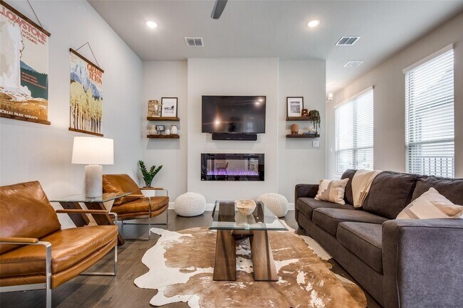 Building Photo - 4211 Curtiss Dr