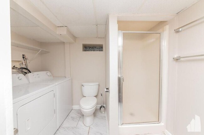 Foto del edificio - 1 bedroom in Chicago IL 60618