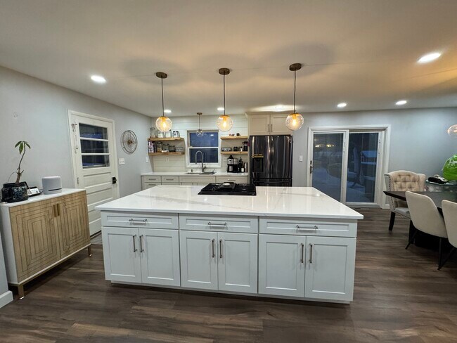 Building Photo - 313 N 250 W