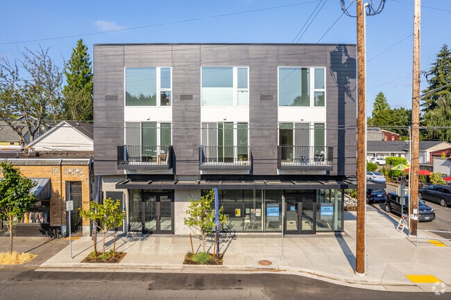 Exterior - NHLM - Nehalem 13 **************