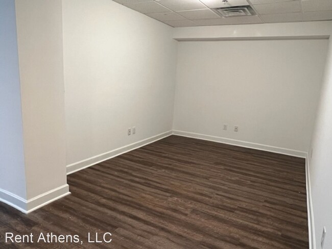 Building Photo - 1 br, 1 bath House - 247 East Washington S...