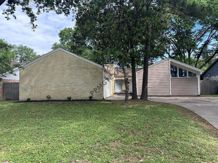 Foto principal - 10022 Windriver Dr