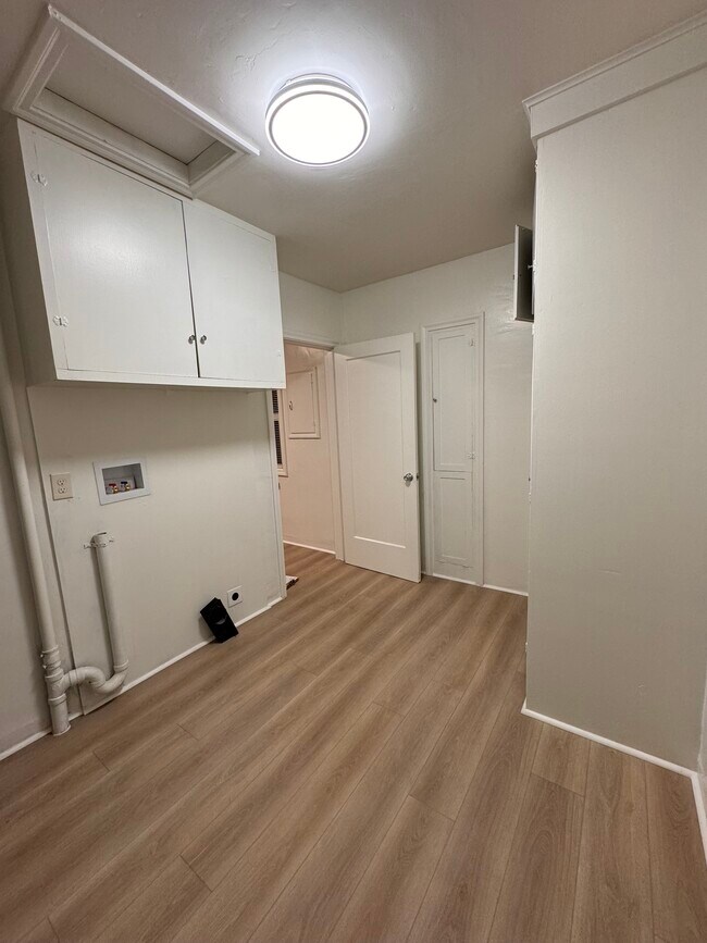 Foto del edificio - 20 Burchell Ave