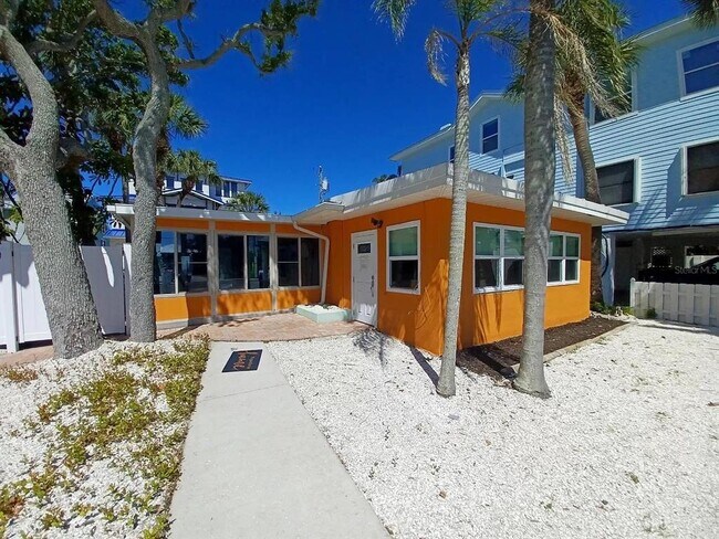 Building Photo - 2706 Gulf Blvd