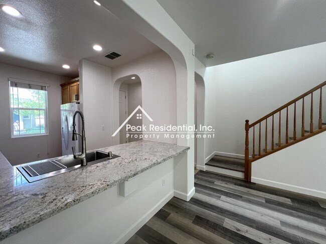Building Photo - A Wonderful 3bd/2.5ba Natomas Home with Ga...