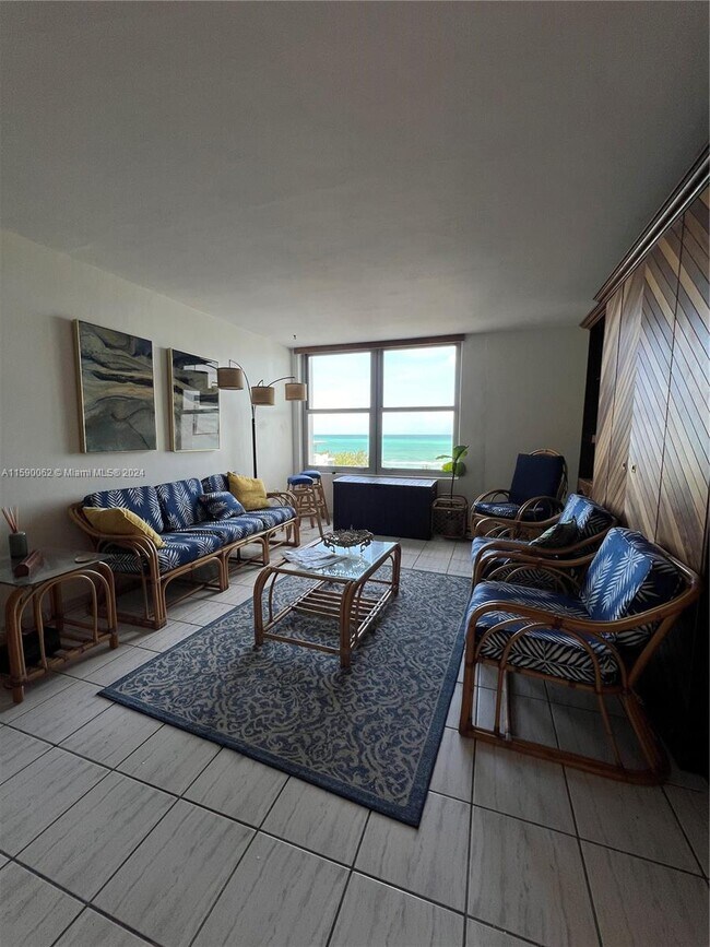 Foto del edificio - 2899 Collins Ave