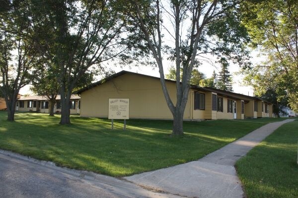 Primary Photo - Valley Manor Apartments