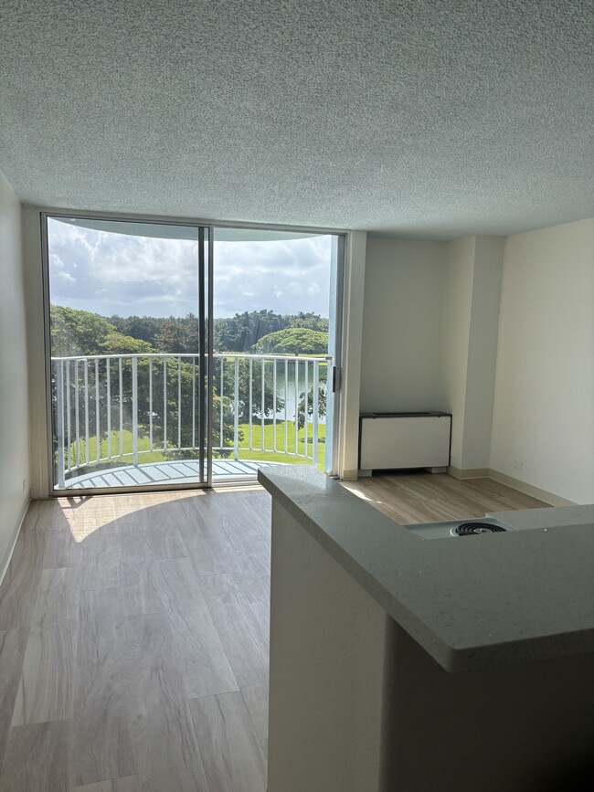 Building Photo - 101 Aupuni St