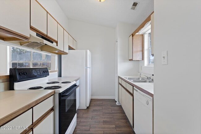 Foto del edificio - 100 Creekview Dr