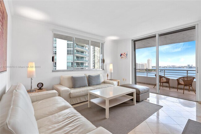 Foto del edificio - 1402 Brickell Bay Dr