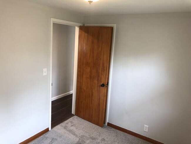 Building Photo - 104 Linden