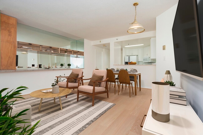 Building Photo - 111 Chestnut St