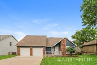 Building Photo - 601 SE Richardson Pl