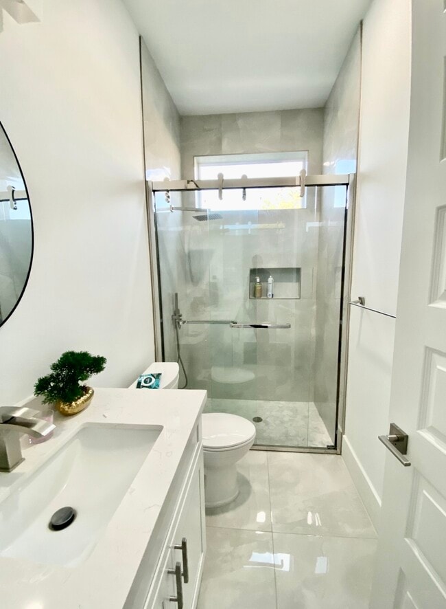 Building Photo - 114 Bentwood Dr