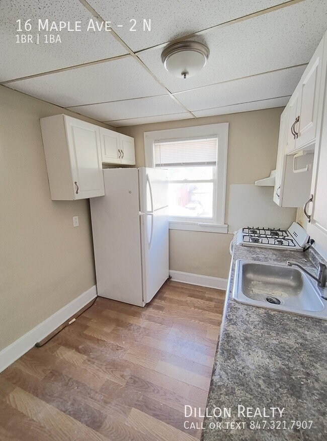 Foto del edificio - 16 Maple Ave