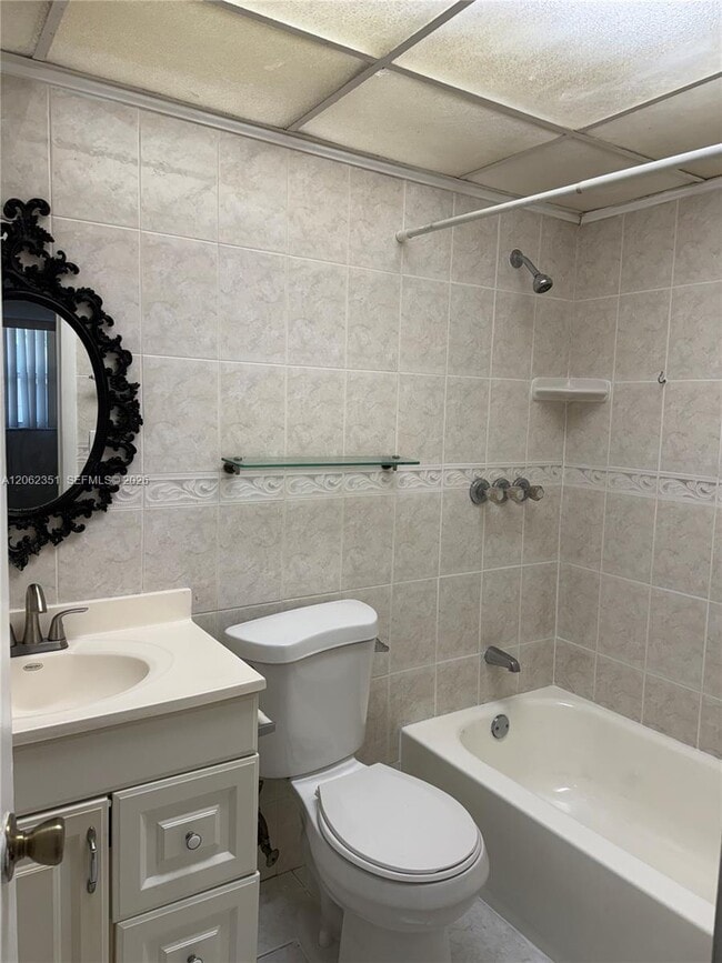Building Photo - 7825 Fairview Dr