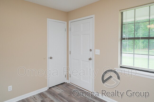 Building Photo - 135 Mountain Breeze St
