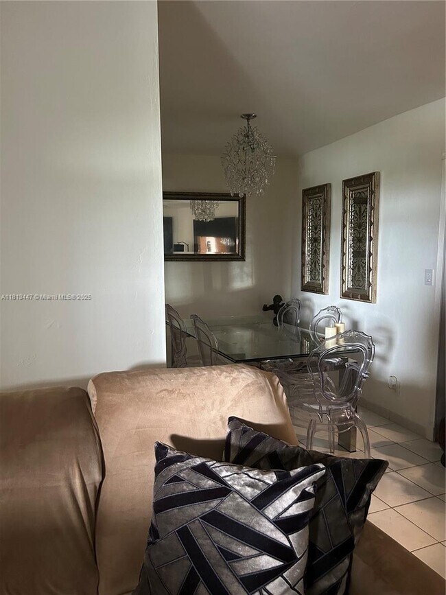 Foto del edificio - 1401 NE Miami Gardens Dr
