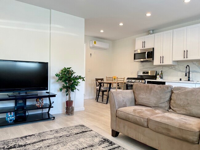 Foto del edificio - 19934 Saticoy St