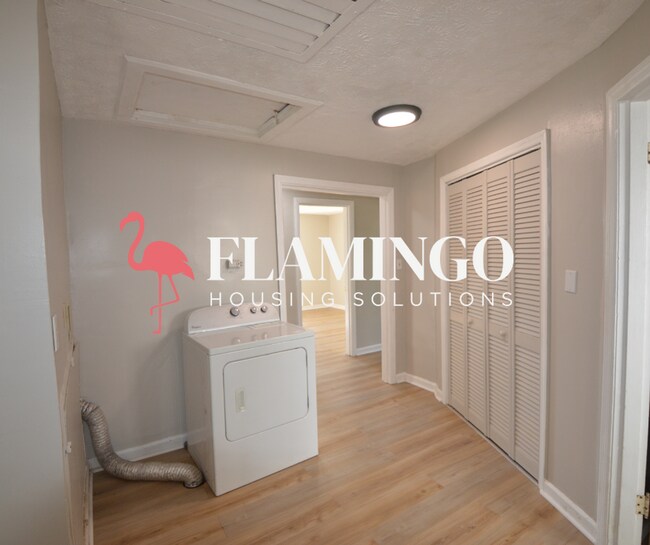 Building Photo - 3601 W Hillcrest Ave