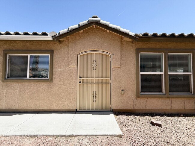 Foto del edificio - 3 bedroom single story home