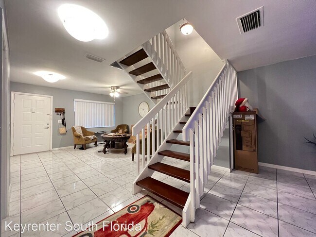 Building Photo - 3 br, 2.5 bath House - 12162 Pasadena Way