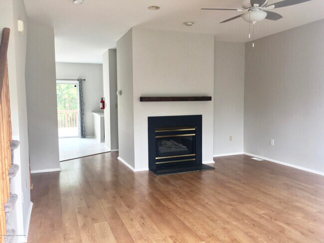 Building Photo - 93 Cranbrook Ct